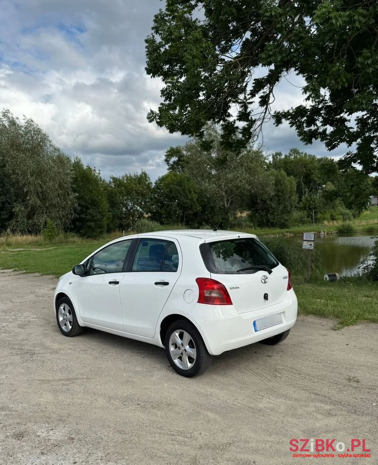 2008' Toyota Yaris photo #4