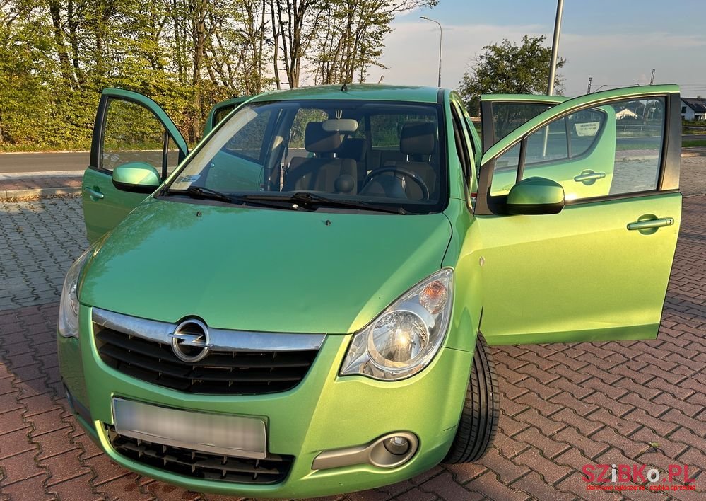 2010' Opel Agila 1.0 photo #5