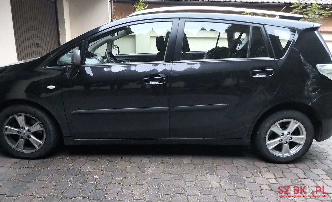 2009' Toyota Verso photo #2