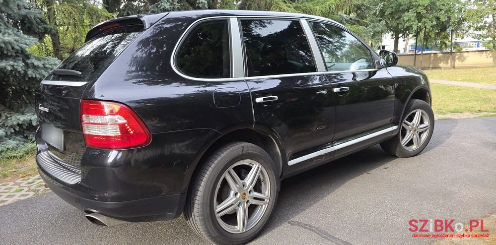 2005' Porsche Cayenne photo #1