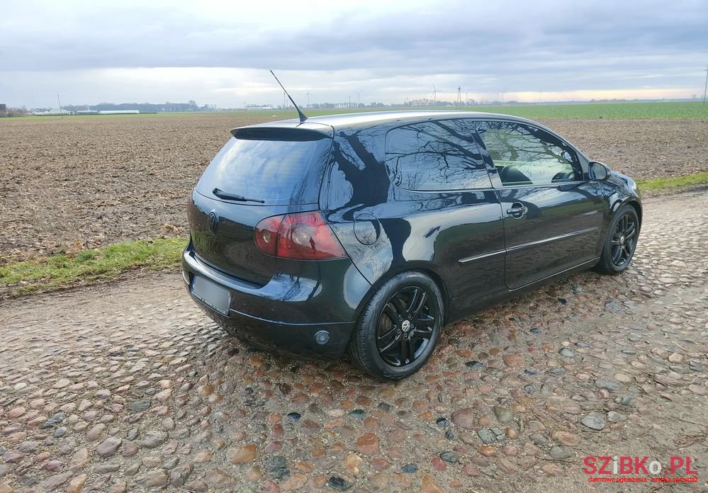 2008' Volkswagen Golf photo #5