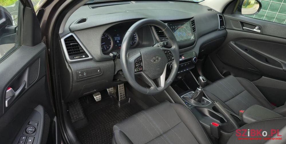 2016' Hyundai Tucson 1.6 Gdi 2Wd Style photo #2