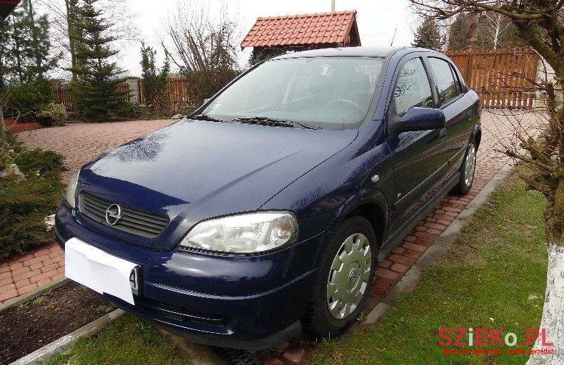 2005' Opel Astra photo #1