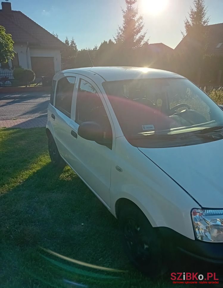 2011' Fiat Panda photo #2