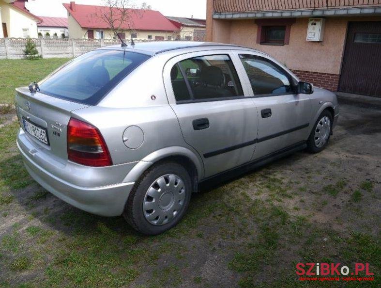 2004' Opel Astra photo #1