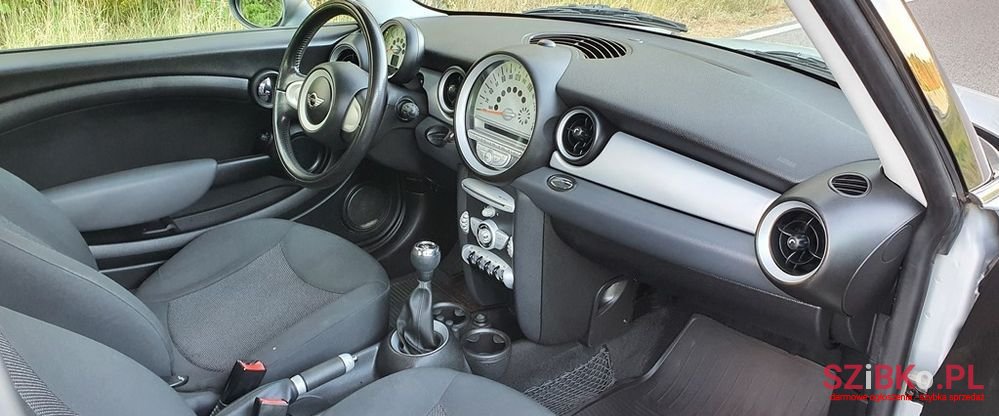 2007' MINI Cooper Standard photo #4