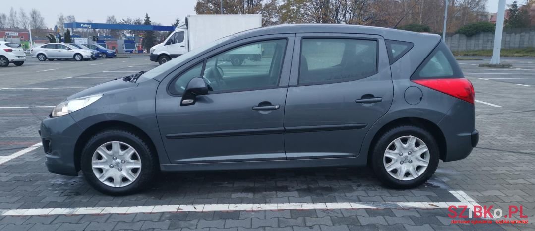 2010' Peugeot 207 photo #2