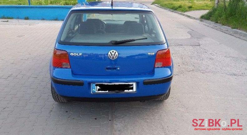 1999' Volkswagen Golf photo #2
