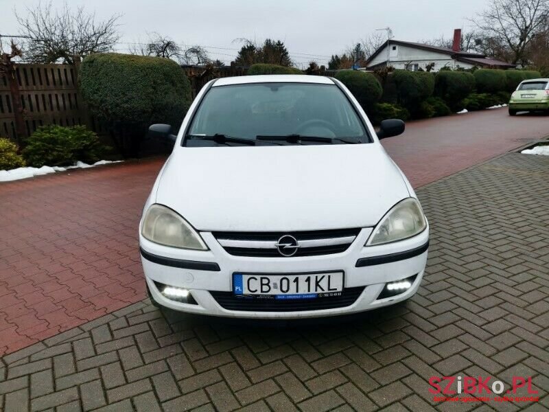 2005' Opel Corsa photo #2