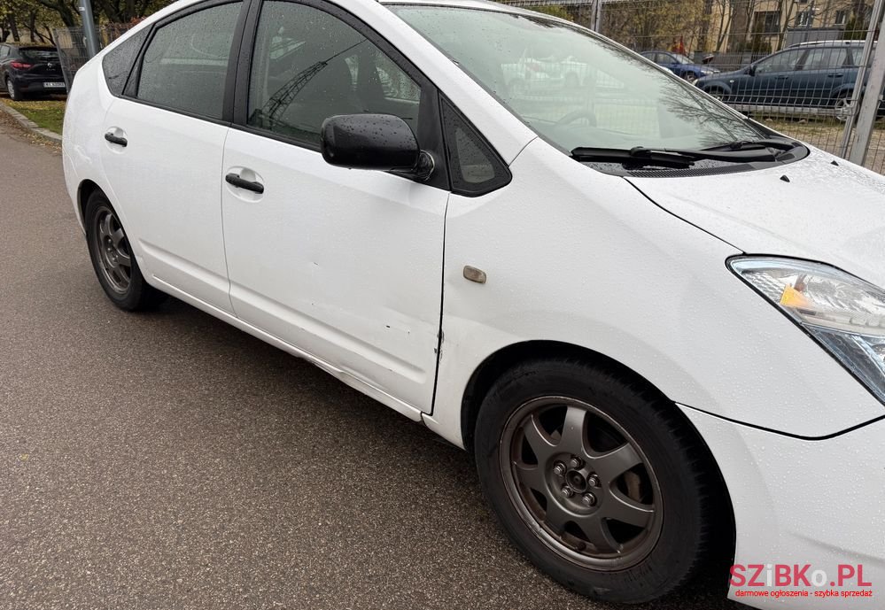 2005' Toyota Prius photo #3