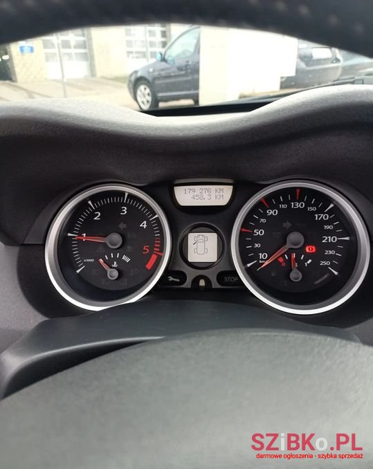2008' Renault Megane photo #6