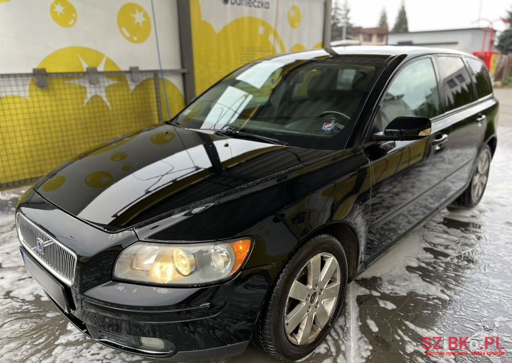 2005' Volvo V50 2.0D photo #1
