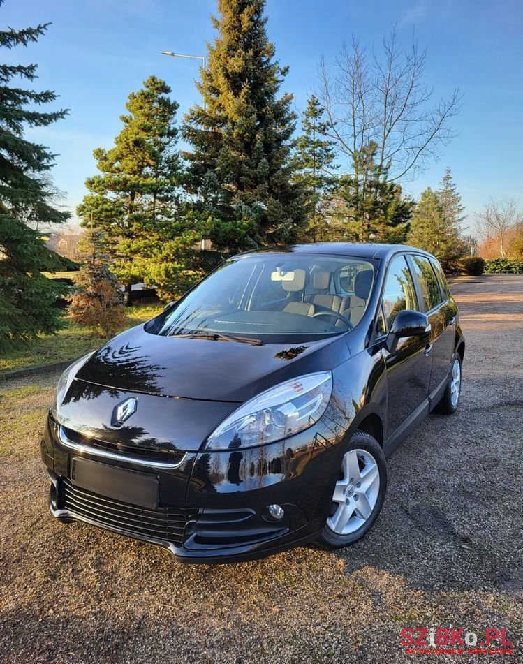 2013' Renault Scenic photo #1