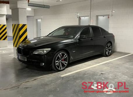 2009' BMW 7 Series 730D photo #1