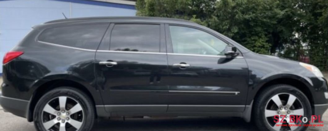 2010' Chevrolet Traverse photo #2
