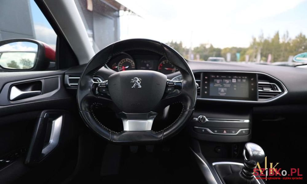 2013' Peugeot 308 photo #5