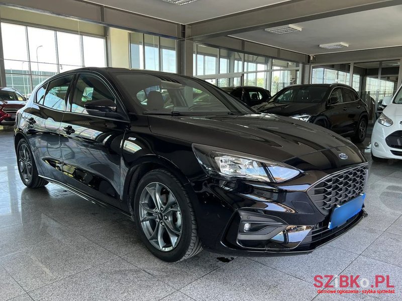 2021' Ford Focus St-Line photo #3