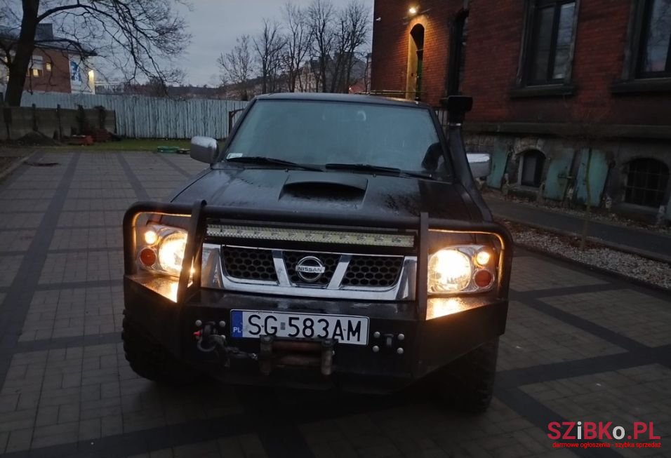 2001' Nissan Navara photo #1