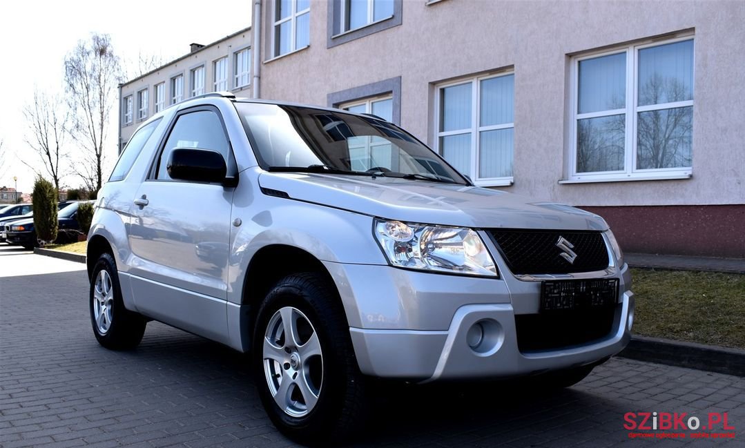 2009' Suzuki Grand Vitara photo #2