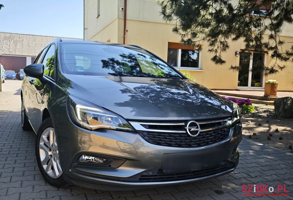 2019' Opel Astra photo #5