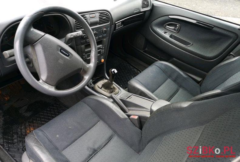 2003' Volvo V40 photo #1