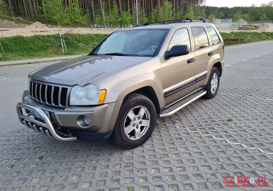 2005' Jeep Cherokee Sport photo #3