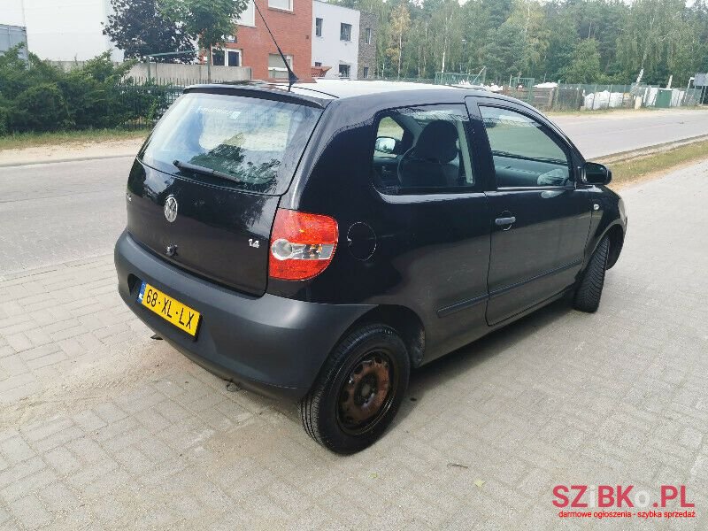 2007' Volkswagen Fox photo #3