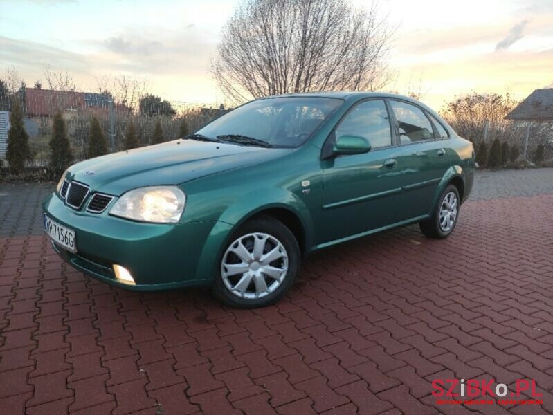 2004' Daewoo Nubira photo #1