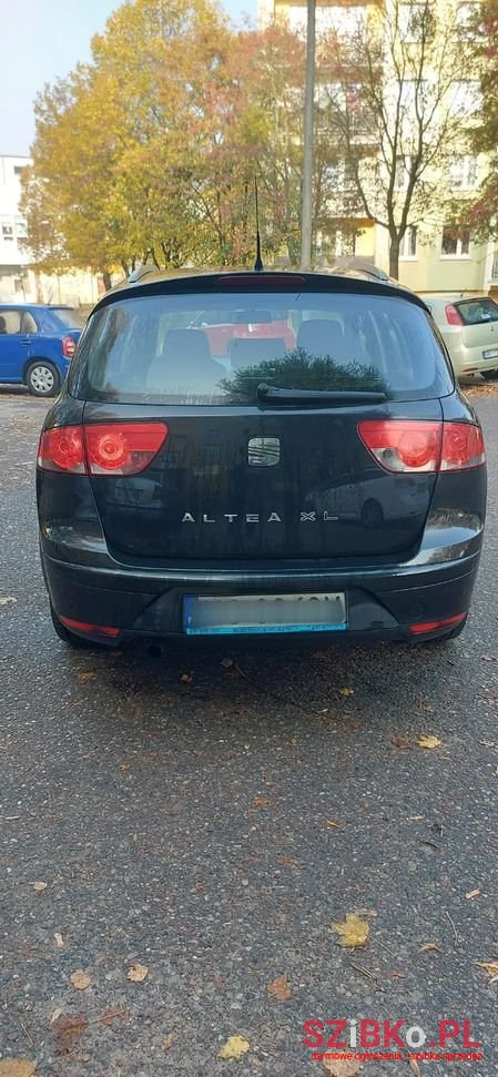 2011' SEAT Altea XL photo #2