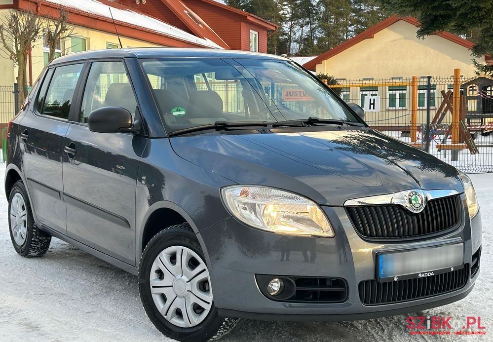 2009' Skoda Fabia photo #5