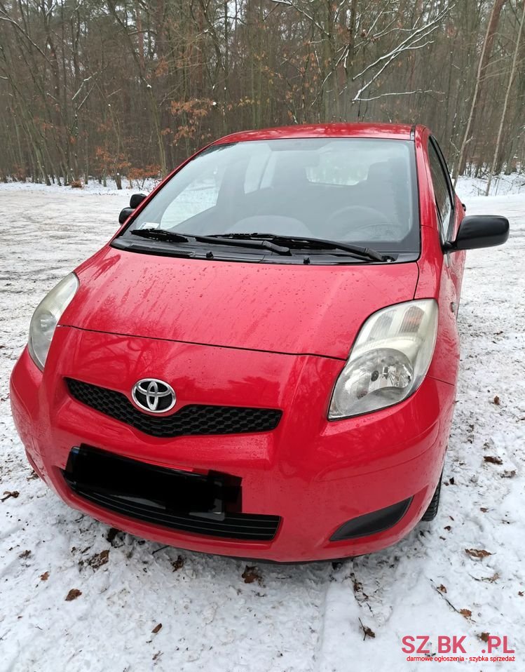 2009' Toyota Yaris 1.33 Luna photo #1
