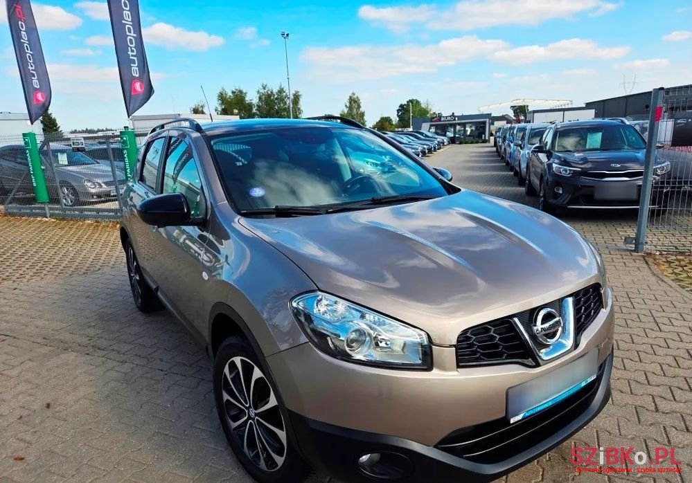 2013' Nissan Qashqai 1.6 Tekna photo #2
