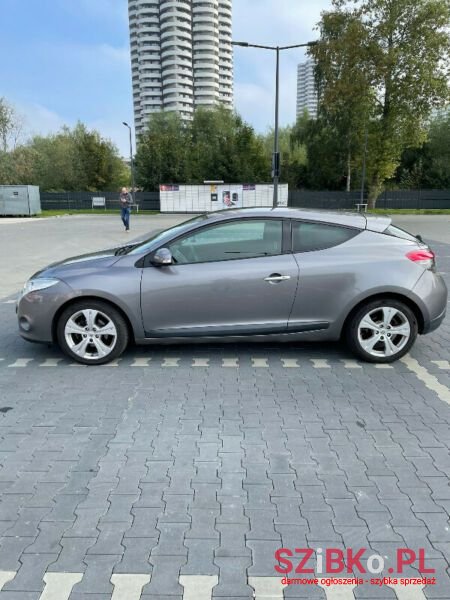 2011' Renault Megane photo #1