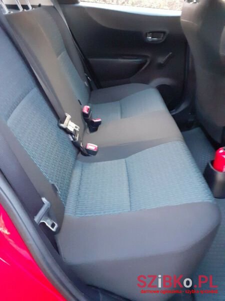 2012' Toyota Yaris photo #5