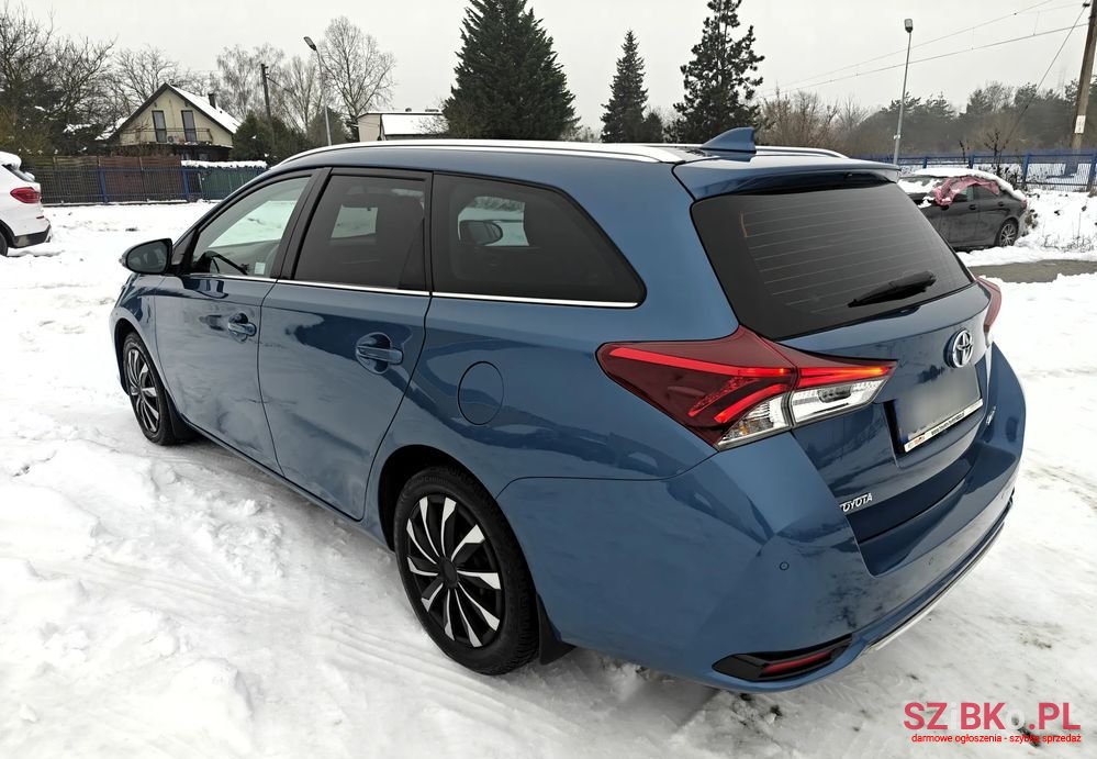 2015' Toyota Auris photo #5