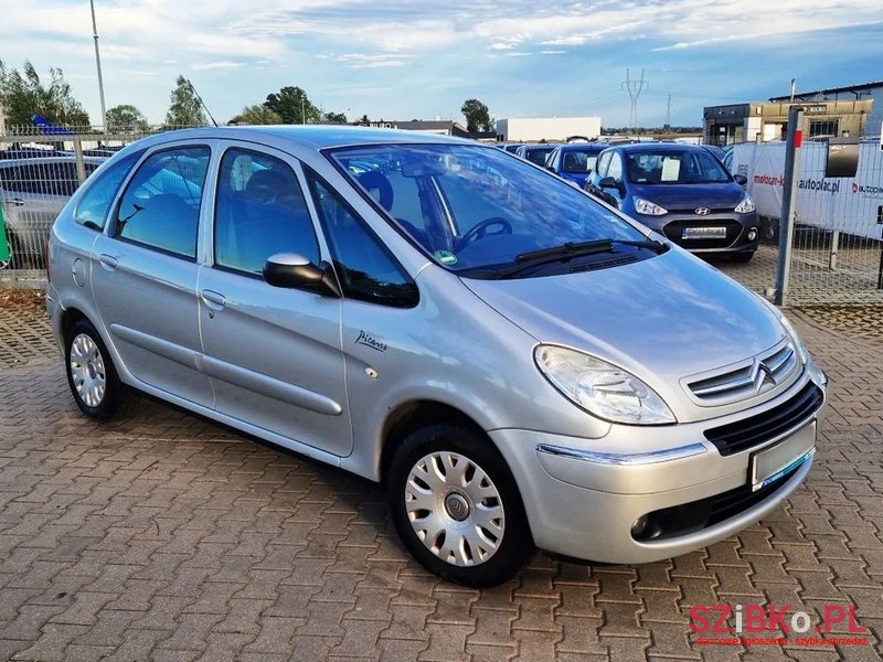 2006' Citroen Xsara Picasso 1.6 16V Impress photo #3