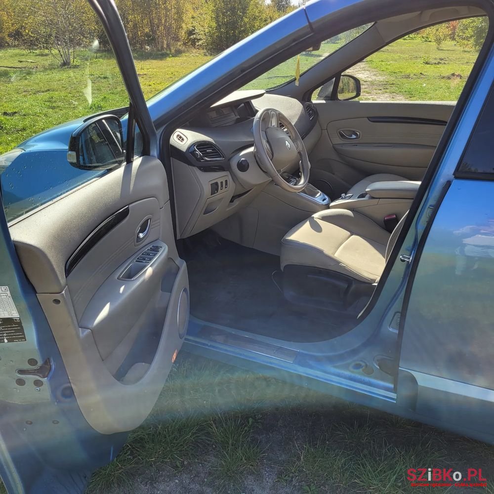 2011' Renault Grand Scenic photo #4