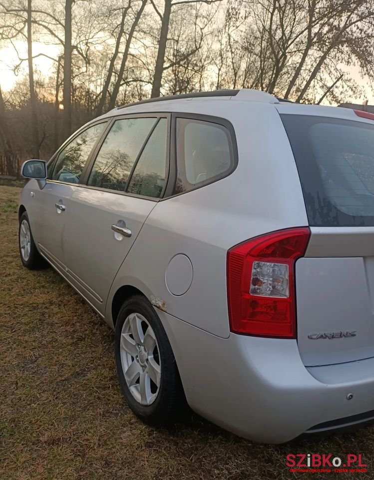 2007' Kia Carens photo #5