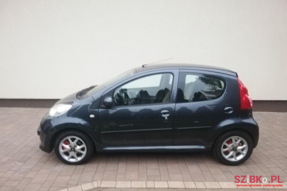 2006' Peugeot 107 photo #2