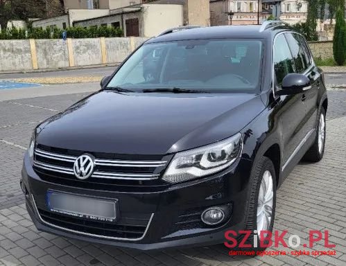 2012' Volkswagen Tiguan photo #2