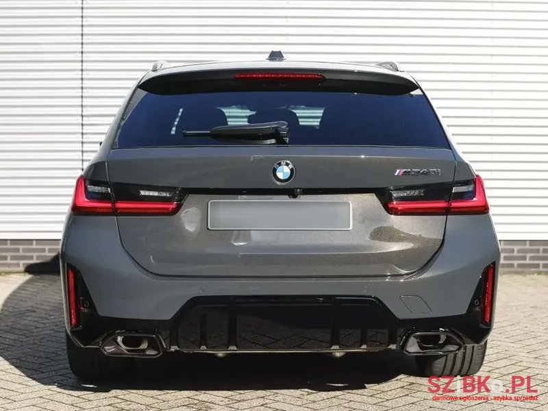 2023' BMW 3 Series photo #4