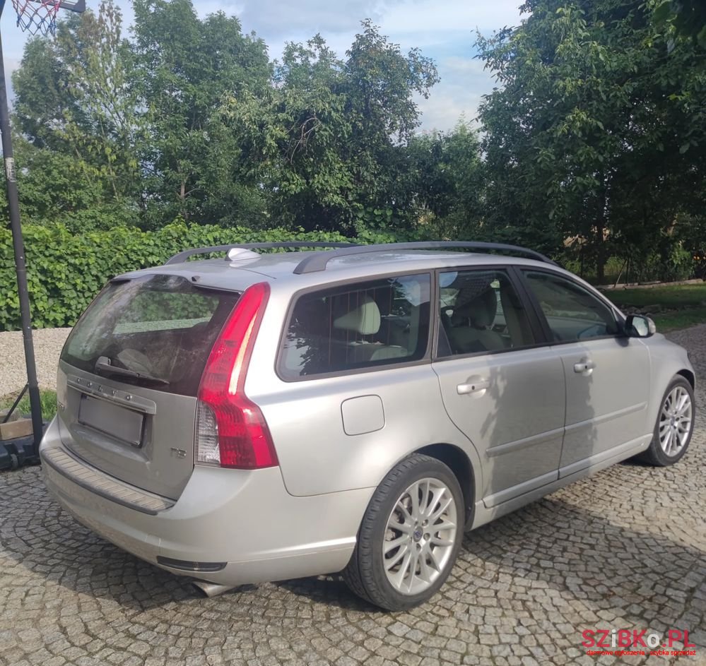 2010' Volvo V50 T5 photo #2