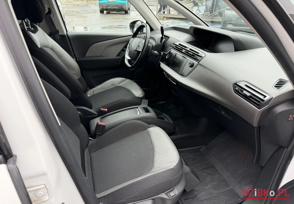 2016' Citroen C4 Picasso photo #5