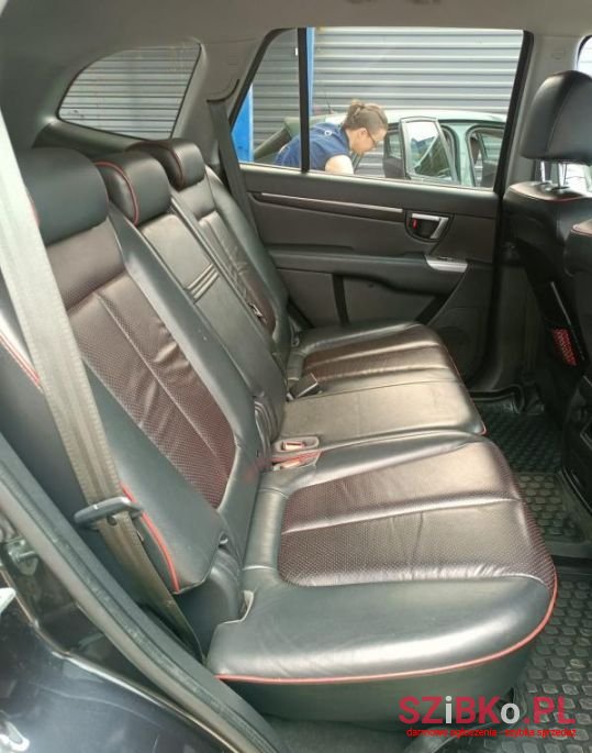 2009' Hyundai Santa Fe photo #3