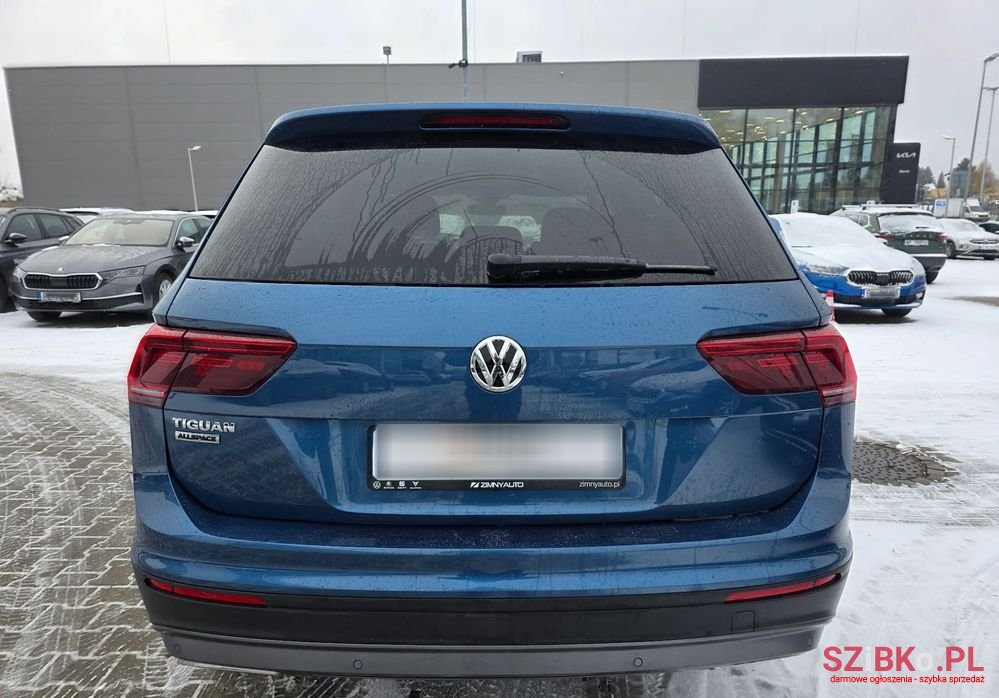 2019' Volkswagen Tiguan photo #5