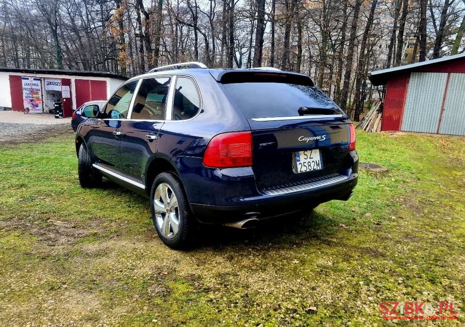 2004' Porsche Cayenne photo #3