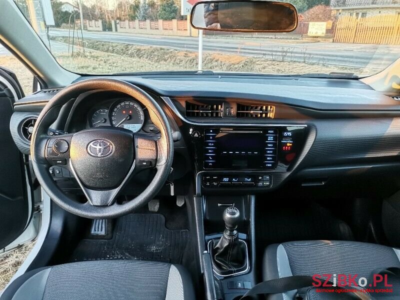2016' Toyota Auris photo #6