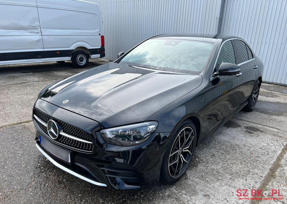 2021' Mercedes-Benz E-Class 220 D 9G-Tronic photo #1