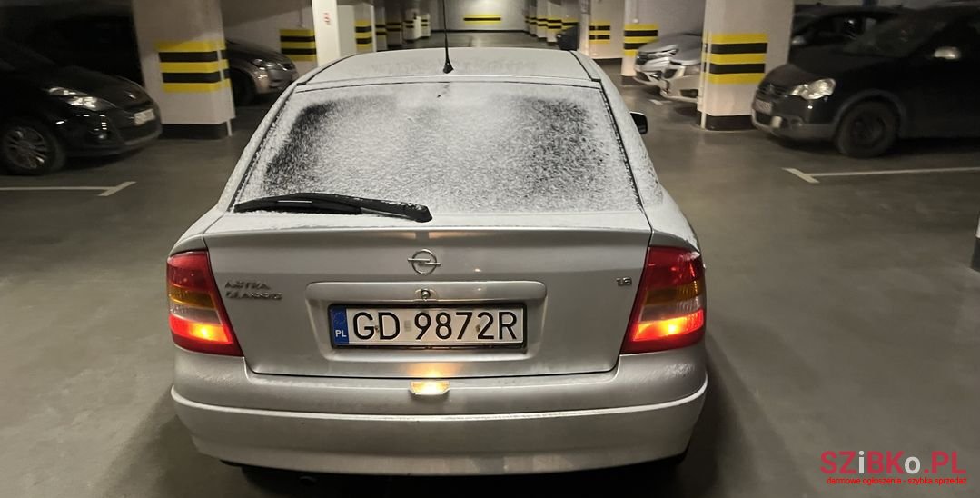 2005' Opel Astra photo #2