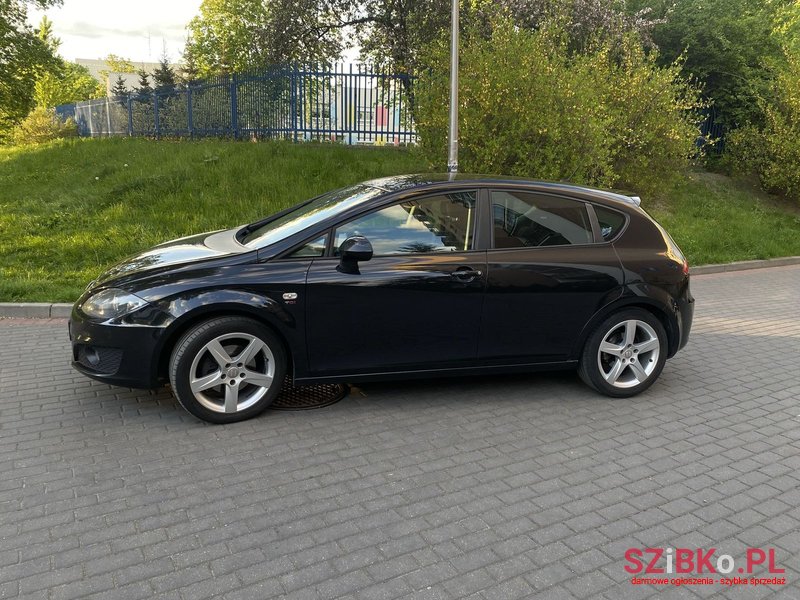 2011' SEAT Leon photo #2